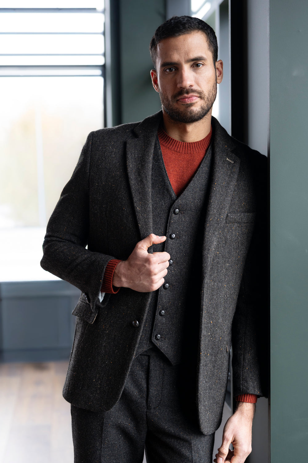 Veste courte en tweed gris foncé - La Fée Maraboutée Veste courte en tweed gris foncé - La Fée Maraboutée