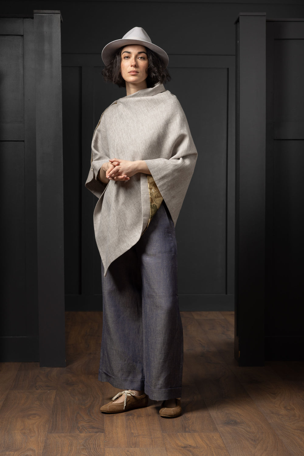 Women's Desert Linen Cape