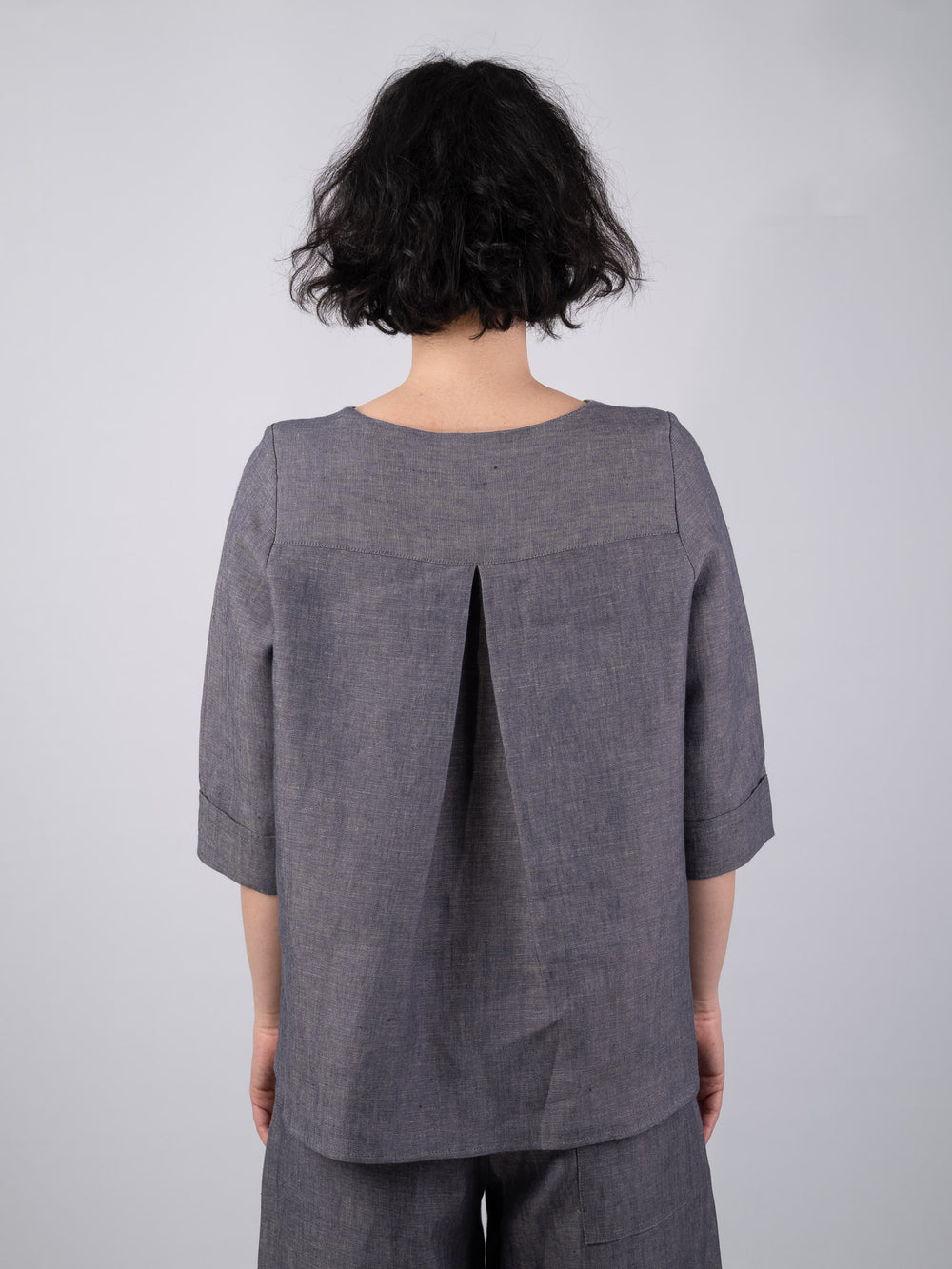 Women's Pleat Back Denim Linen Top
