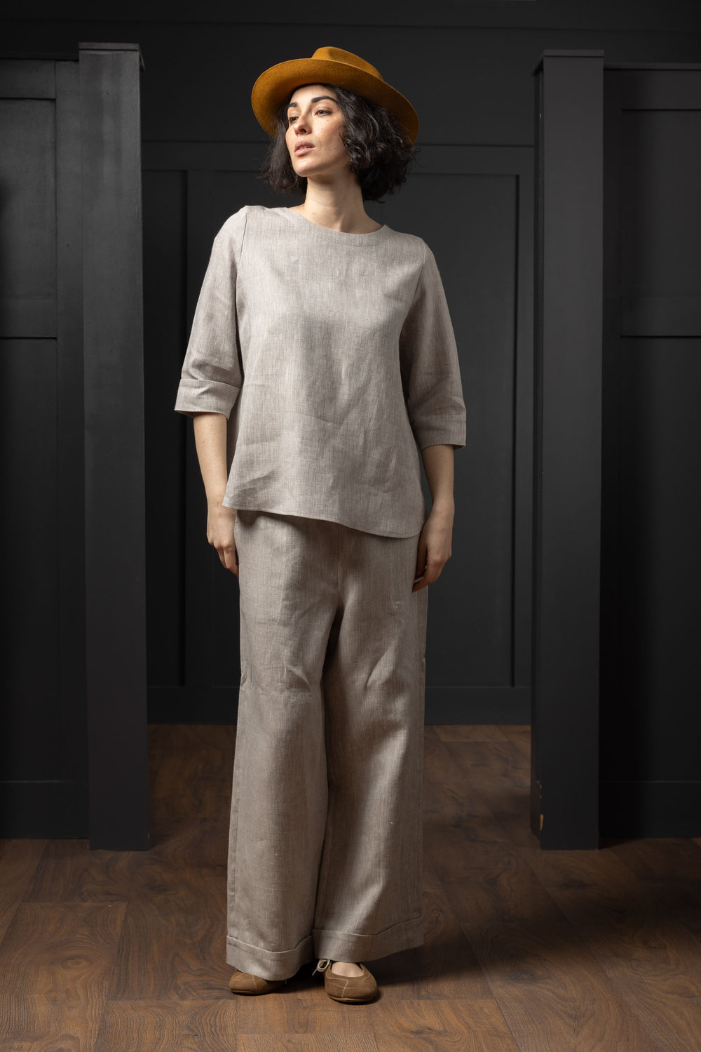 Women's Pleat Back Desert Linen Top