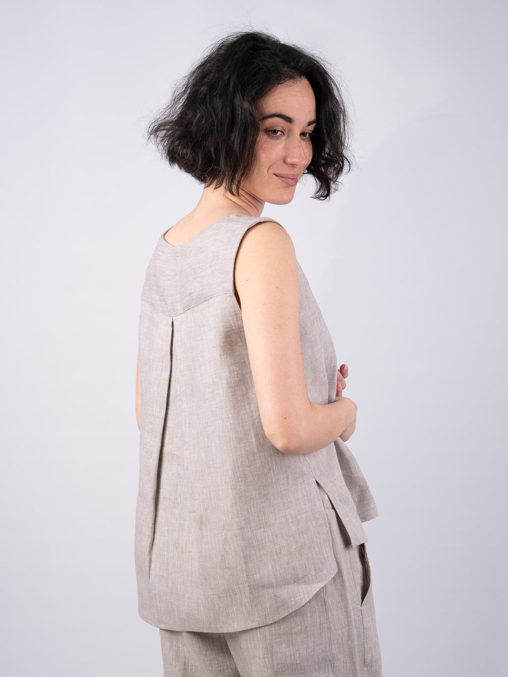 Women's Pleat Back Desert Linen Top
